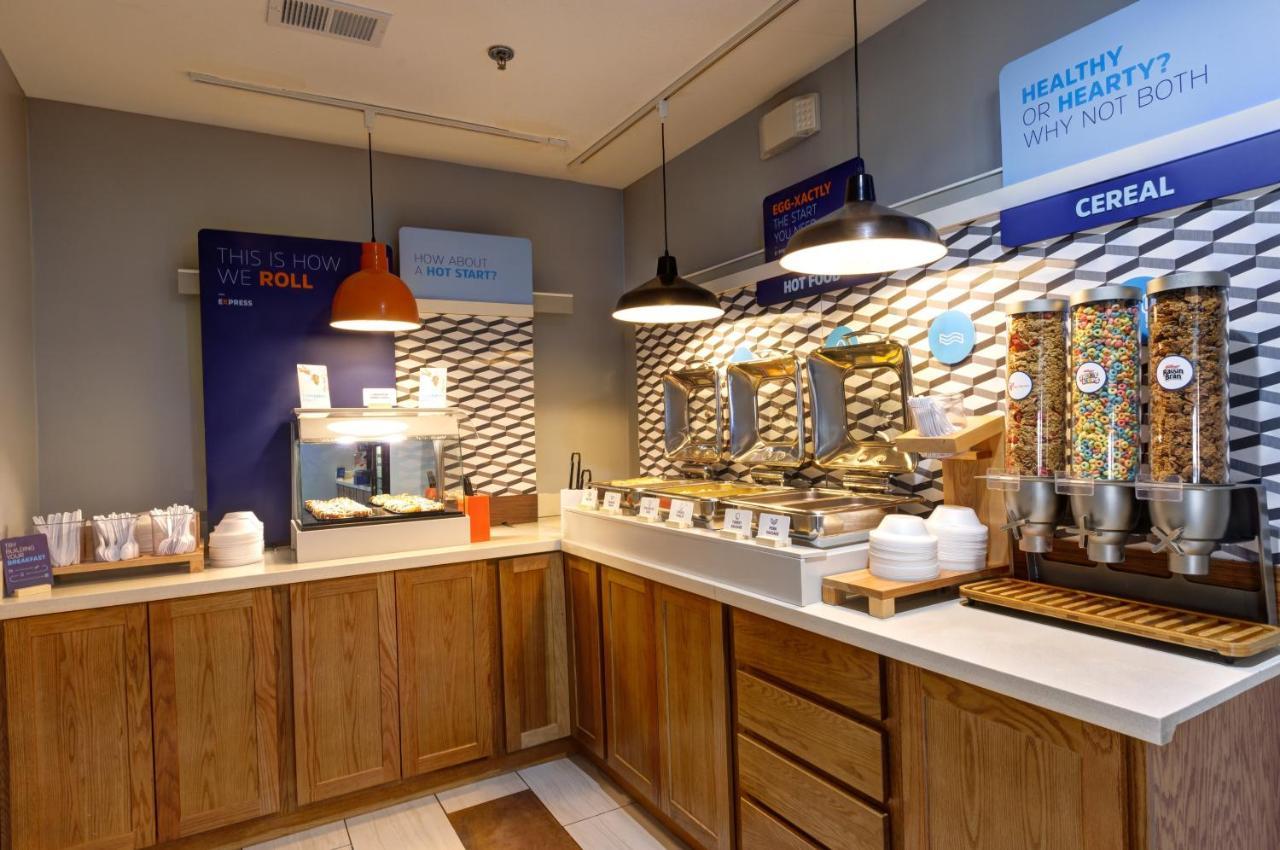 Holiday Inn Express Hotel & Suites Shelbyville By Ihg Zewnętrze zdjęcie