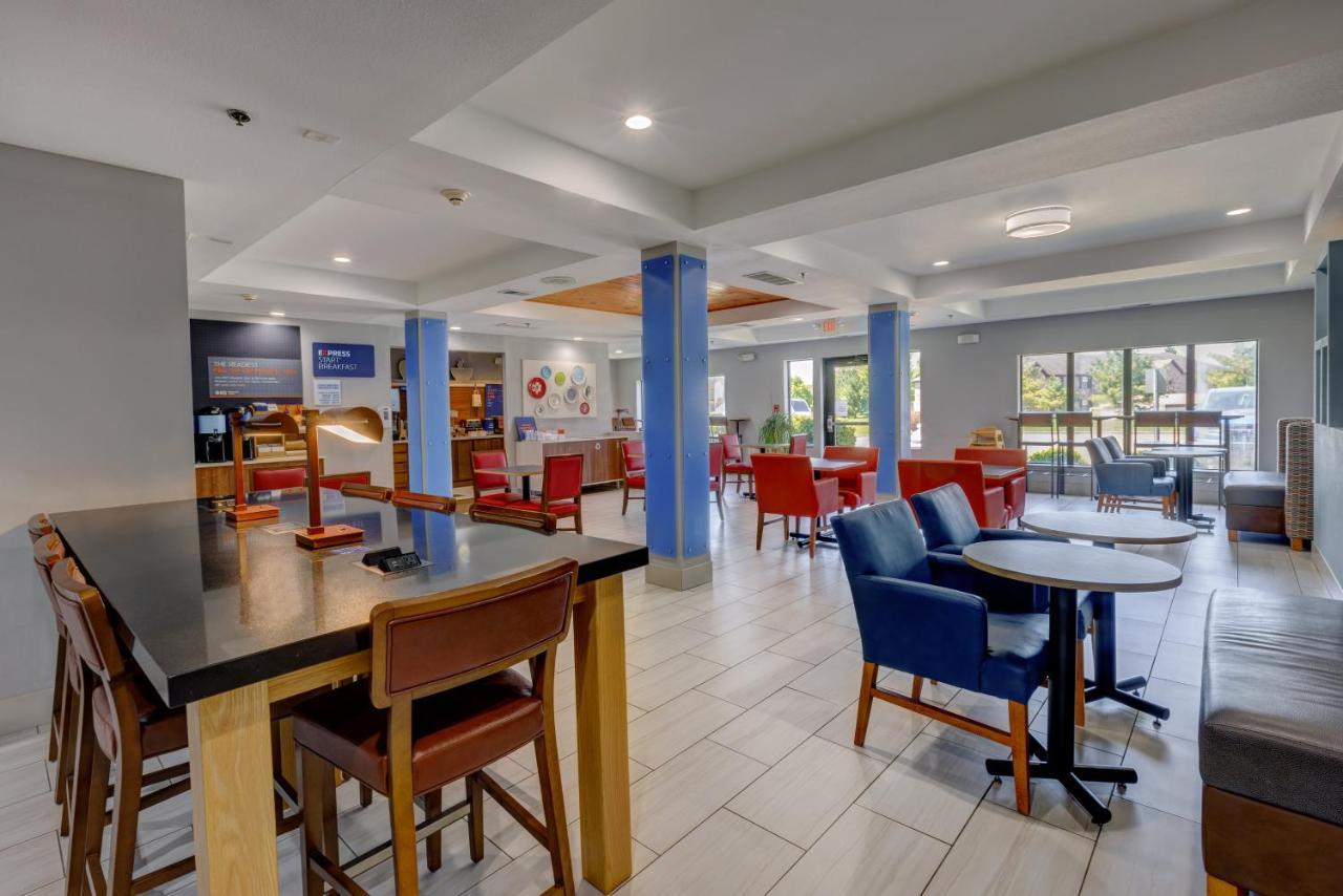 Holiday Inn Express Hotel & Suites Shelbyville By Ihg Zewnętrze zdjęcie