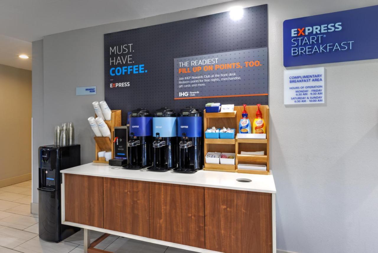 Holiday Inn Express Hotel & Suites Shelbyville By Ihg Zewnętrze zdjęcie