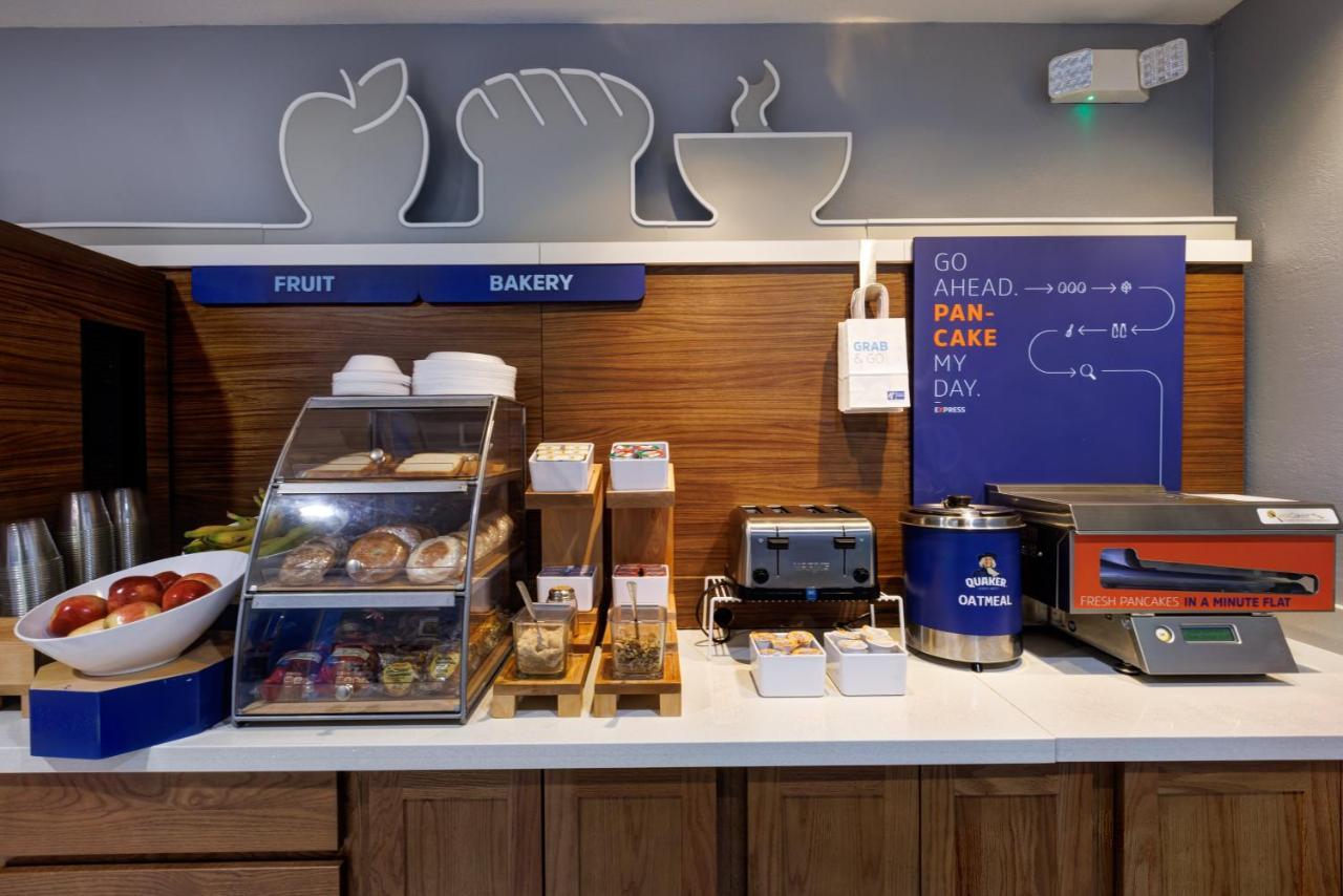 Holiday Inn Express Hotel & Suites Shelbyville By Ihg Zewnętrze zdjęcie