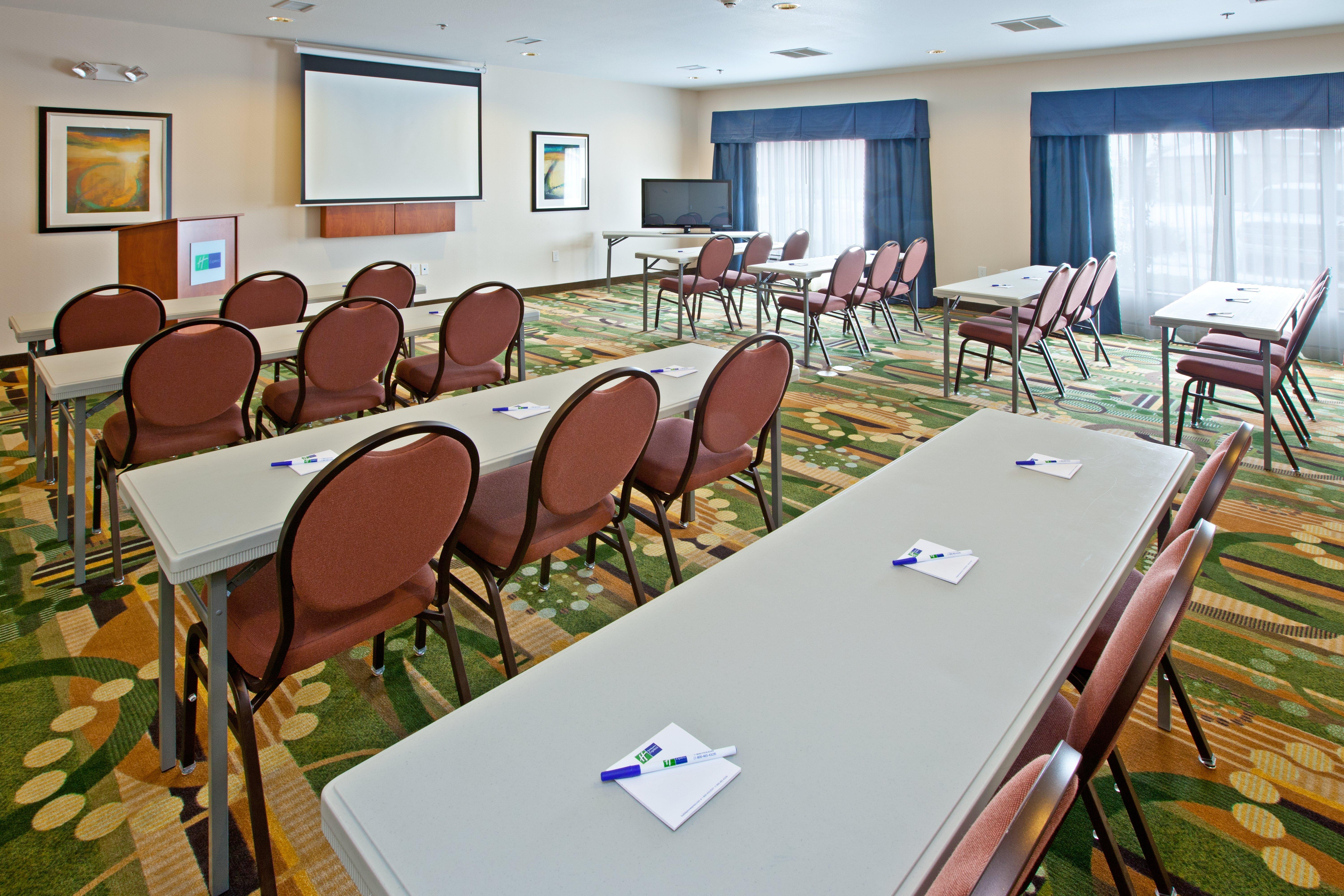 Holiday Inn Express Hotel & Suites Shelbyville By Ihg Zewnętrze zdjęcie